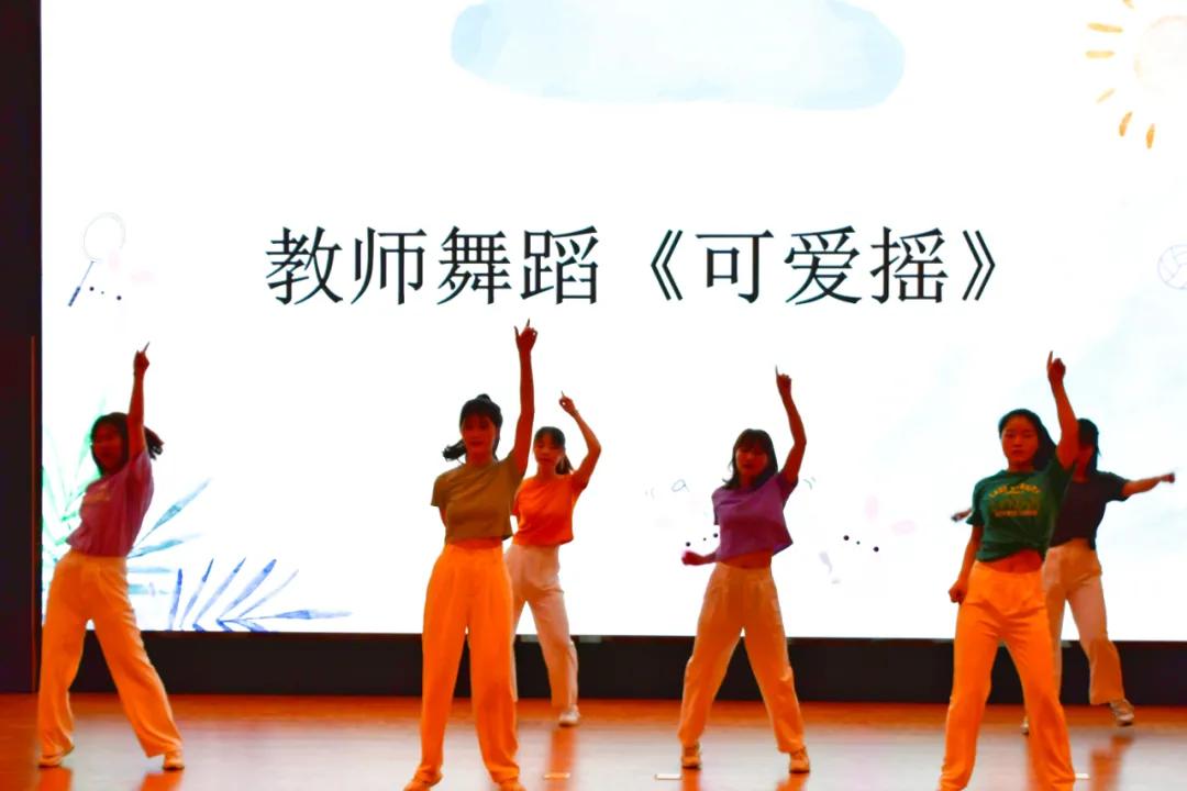 儿童庆祝建党100周年文艺汇演,庆祝建党百年文艺演出儿童合唱