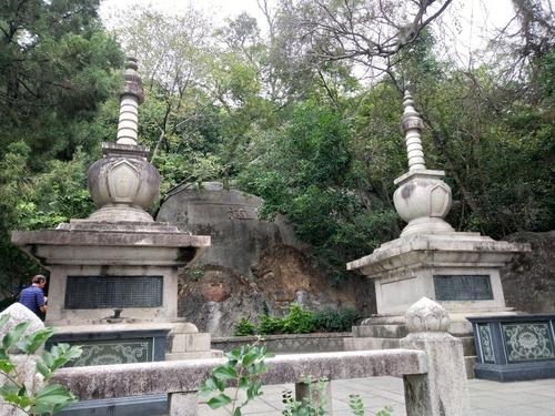 历史上玄奘取经途中的困难,玄奘西行取经的故事是什么