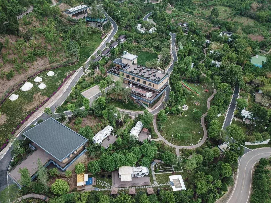 龙泉山山顶看美景,美丽的龙泉山