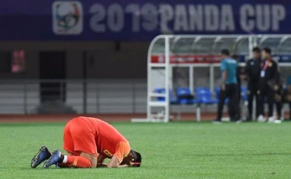 除了“无能狂怒”，我们还能怎样为全线崩盘的国足找回尊严？