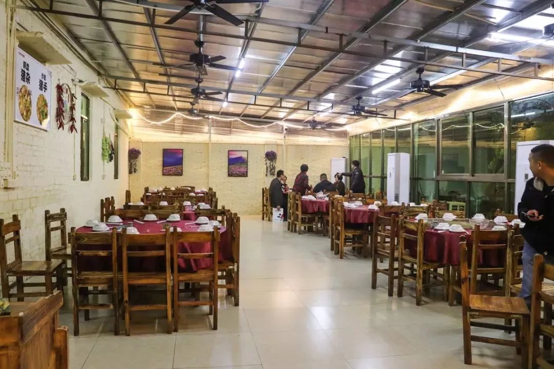 铜盘焗鸡的正宗做法,特色铜盘焗鸡