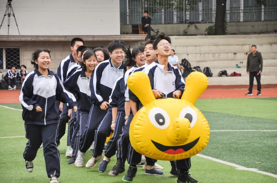 青年毛主席，榜首进一中！他曾就读的长沙市一中究竟有多牛？