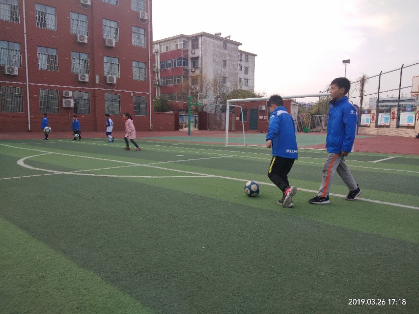 伏羲路小学课间操足球操,文化路小学大课间操