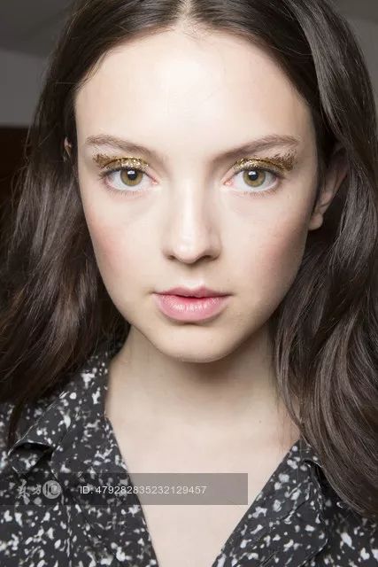 EIGSHOW丨鞠婧祎、李艺彤的仙女春夏妆容能让你美出新高度!