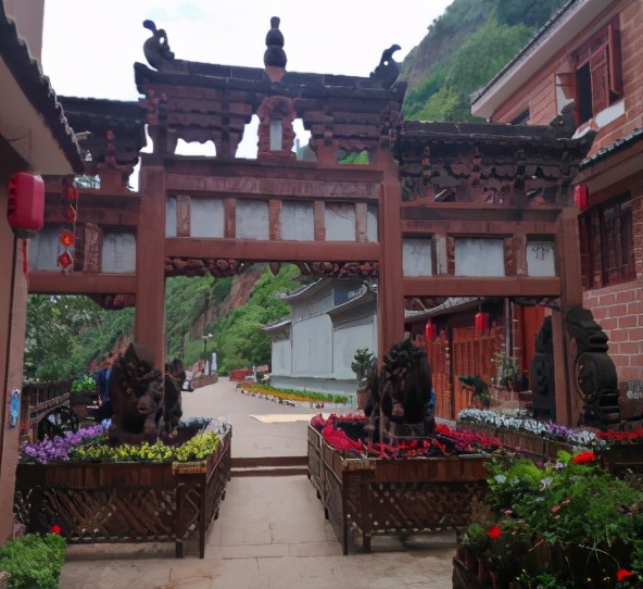 云南禄丰旅游线路攻略图,云南冬季自驾游最佳线路图