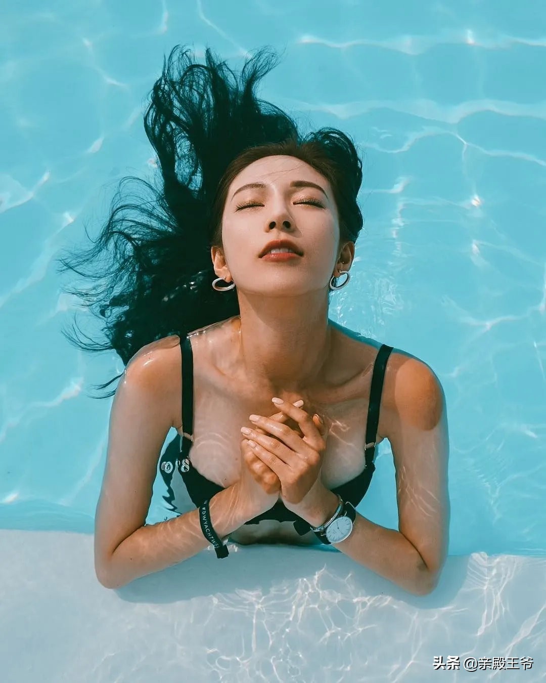 “韩国张钧甯”比基尼照爆红全网，成新任整容模板