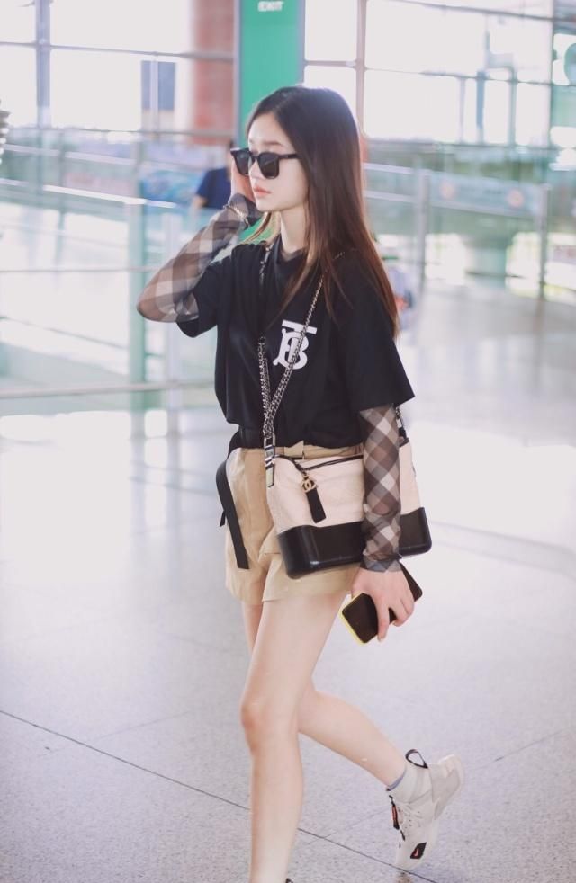 杨幂t恤穿搭,杨幂任何一件单品都能穿