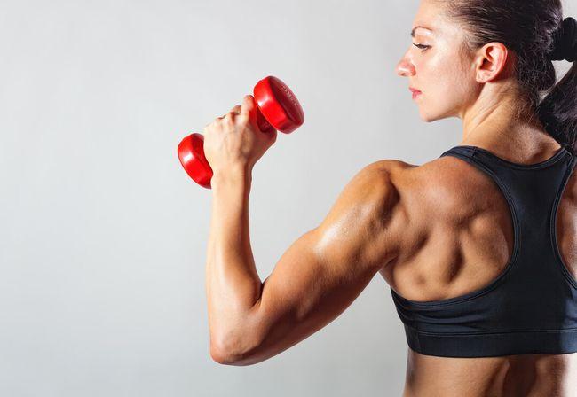 三国混血西班牙网红，身材高挑美背迷人，2个动作我们也能拥有