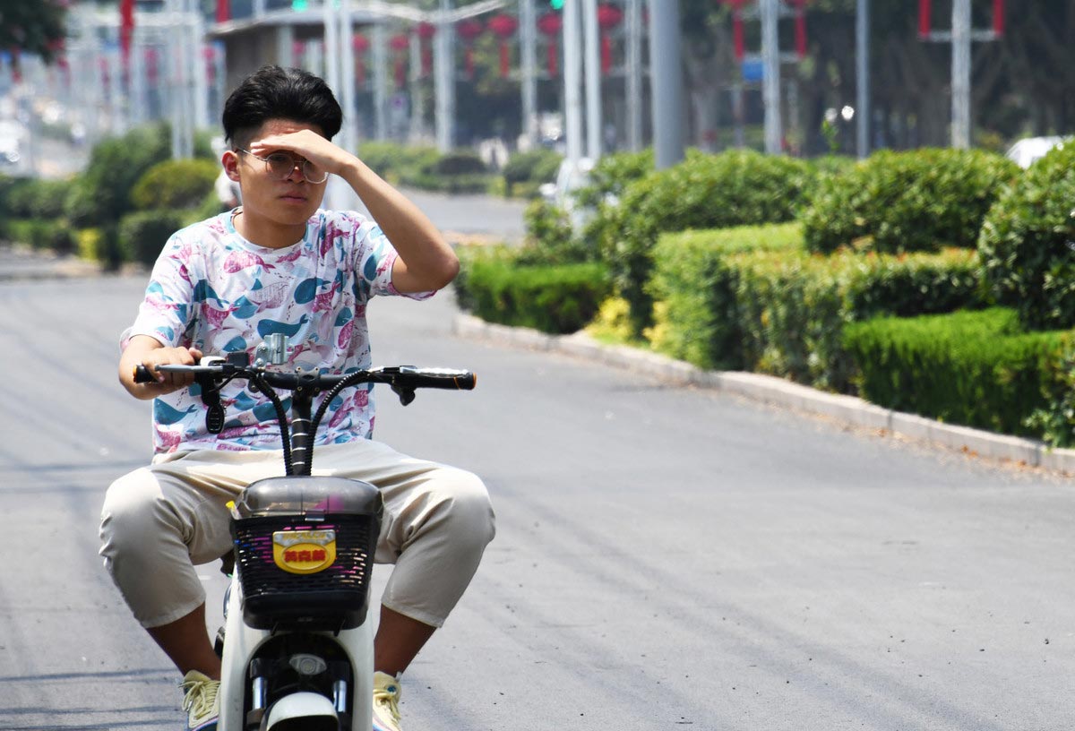 温州公务员“少年白”惹热议：且干且珍惜