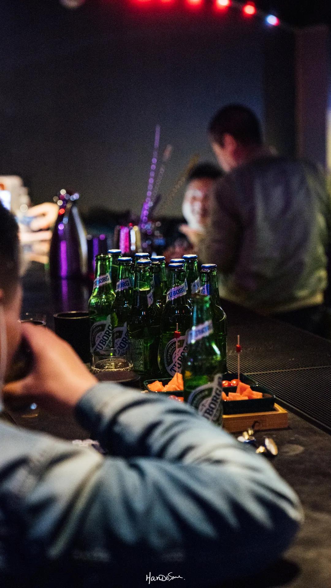 武汉嫂子和男将的秘密狂欢派对，在沿江大道153号