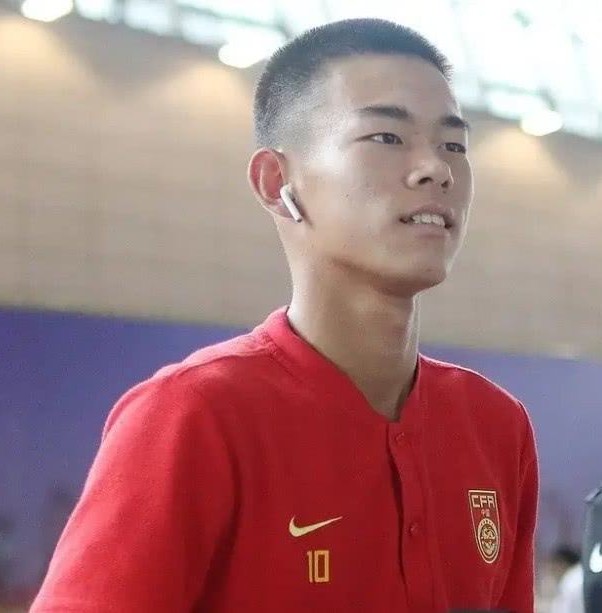 鲁能小将何小珂,鲁能青训何小珂视频