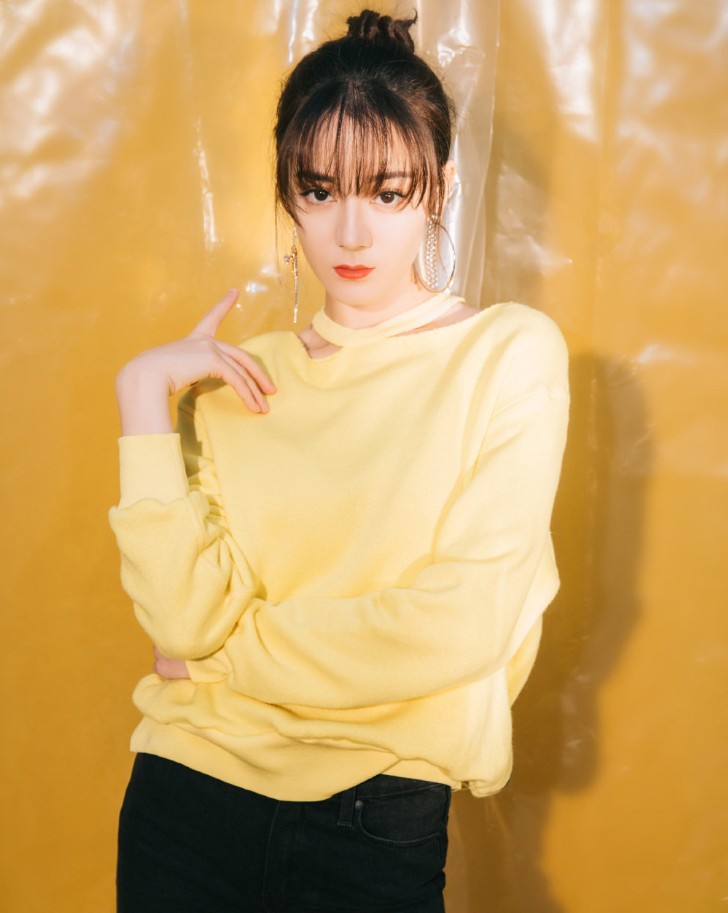 这种“蚂蚁鞋”一般人都穿不了，热巴穿出时尚范，气场3米！