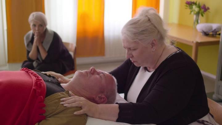 澶栧浗鐢峰瓙杞︾ジ鍘讳笘鐏甸瓊鍑虹獚,鍥藉鐢峰瓙鎰忓韬骸