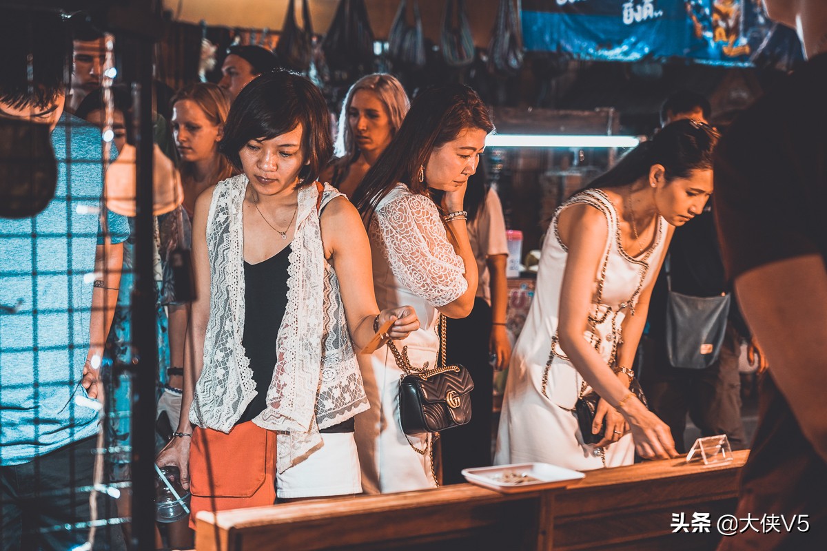 清迈周日夜市必买清单,清迈小商品批发市场