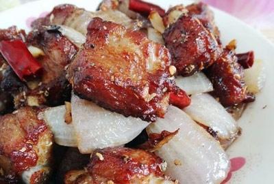 洋葱豆角炒排骨做法大全,排骨炒洋葱和青椒的做法