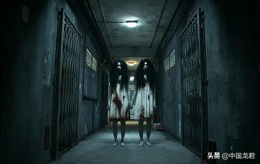 《僵尸》：僵尸片最后的荣光，也是港片最后的惊艳之作
