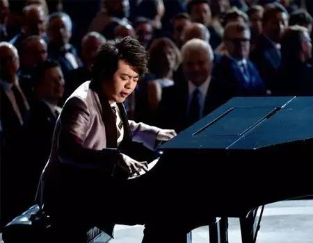 钢琴表演的一些礼仪,钢琴表演应该要想什么