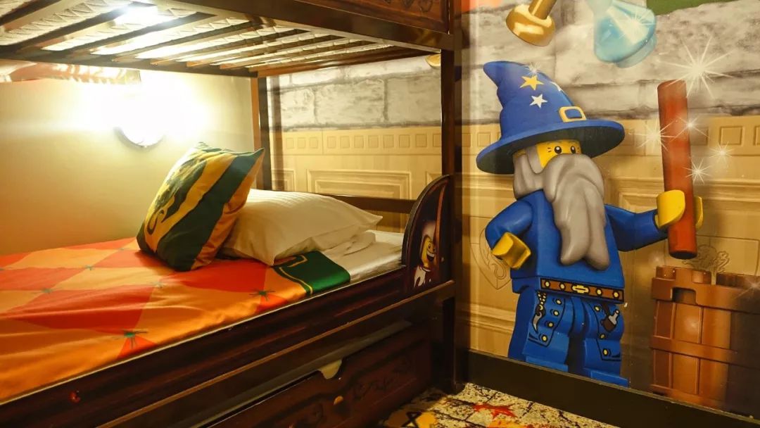 整个房间全拼上乐高是什么感受,现实中的乐高世界