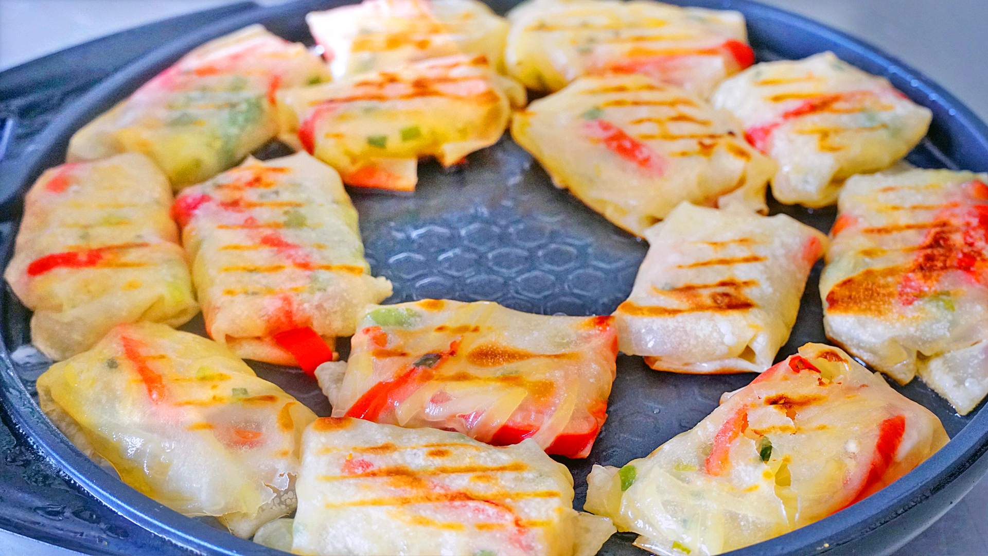 家里用的多功能电饼铛,家里有电饼铛还用买烤箱吗
