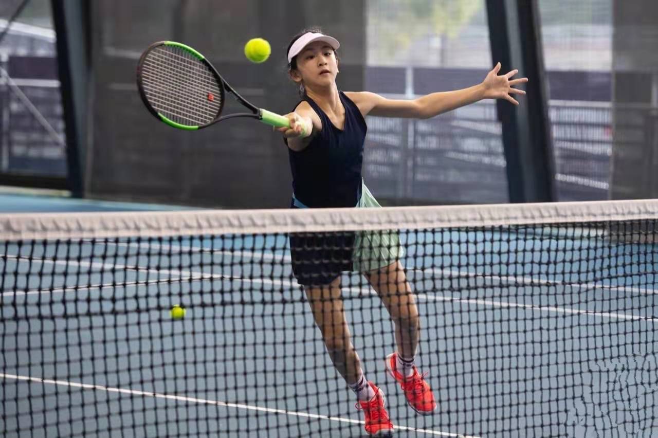 田亮罕见晒女儿短裙照,田亮女儿棒球