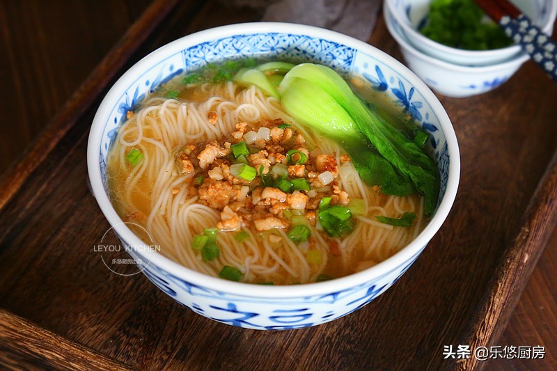 下班回家吃什么面条,适合冬天吃的热汤面