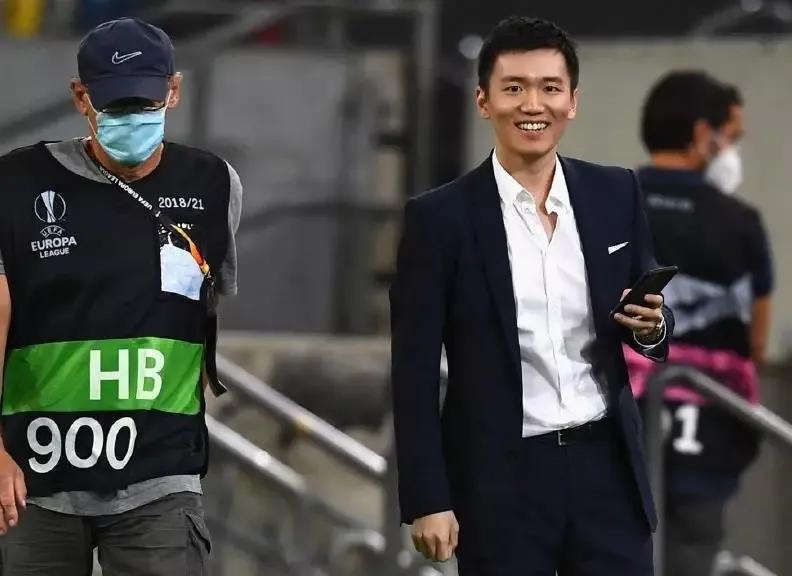 马德兴马老师，请问是谁给了你叫苏宁滚出江苏的权利？