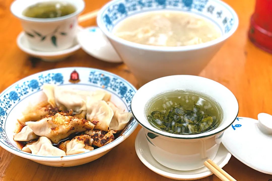 宽窄巷子成都休闲慢生活好去处,夜游成都宽窄巷子茶馆