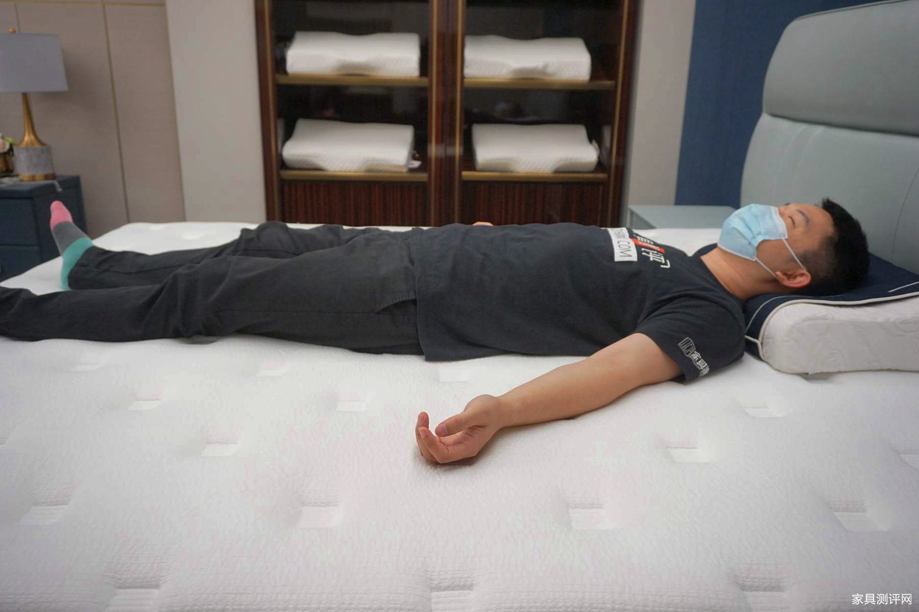 芝华仕床垫d026跟d060区别,芝华仕5星床垫气味大