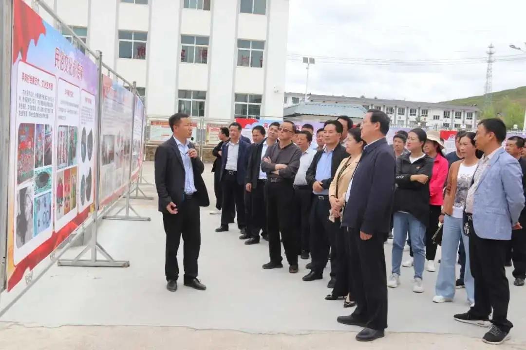 人人都是奋斗者个个都是追梦人,我们都是追梦人努力创造一切