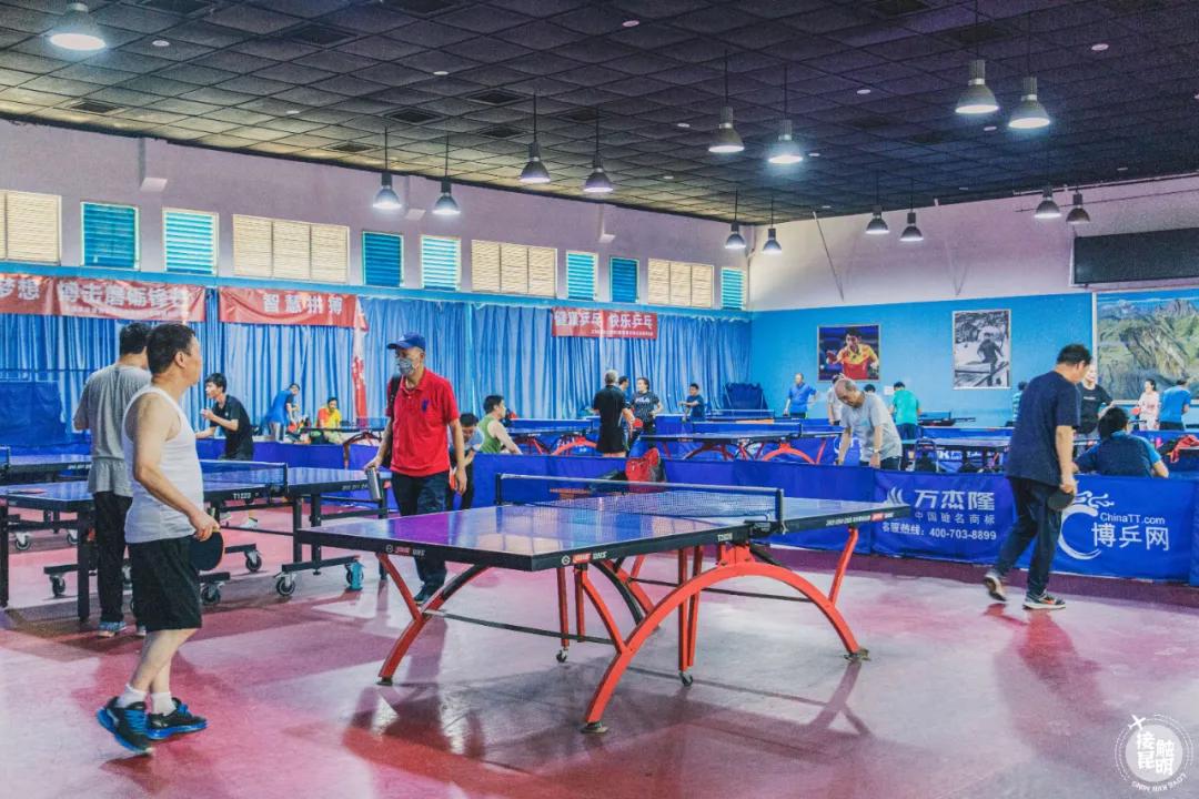 一座昆钢城半部云南史,昆明拓东体育馆和贺龙体育馆