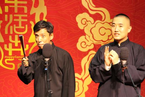 去年很火的两位相声演员,前两年挺火的相声演员