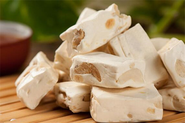 台湾特产凤梨酥品牌推荐,台湾旅游购物必买清单化妆品