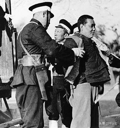 驳壳枪木质枪套玩具,驳壳枪和牛皮枪套的合体叫什么