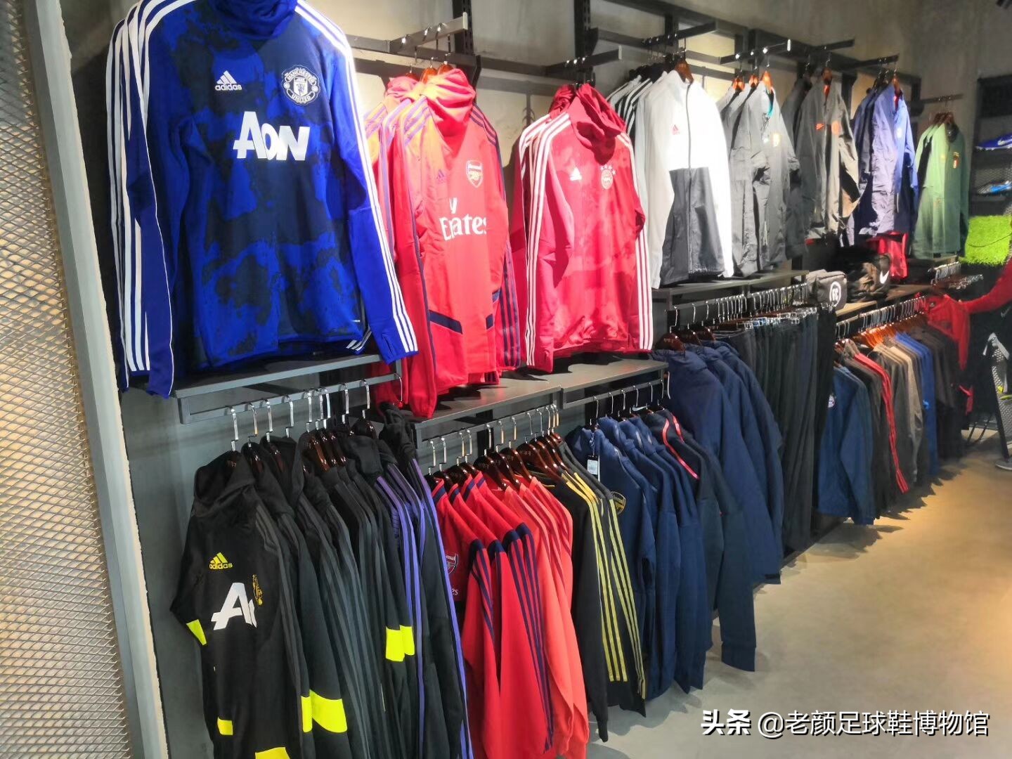 球鞋狂人亲赴福建自己研发球鞋，被坑的血本无归，回东北老家卖鞋