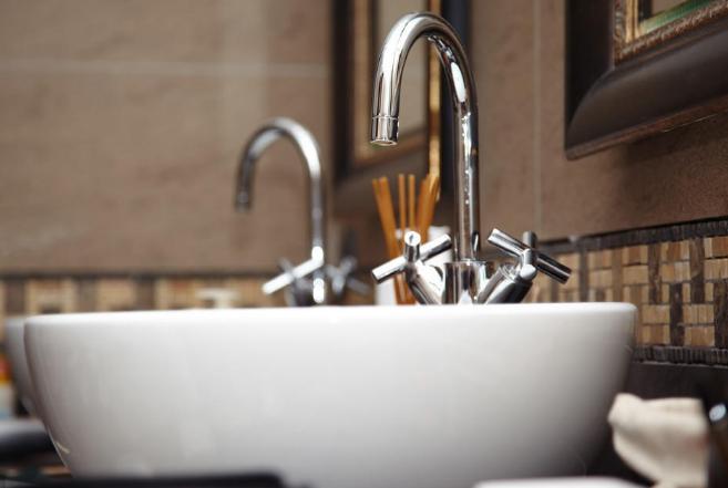 不锈钢和纯铜水龙头,水龙头买不锈钢还是电镀好