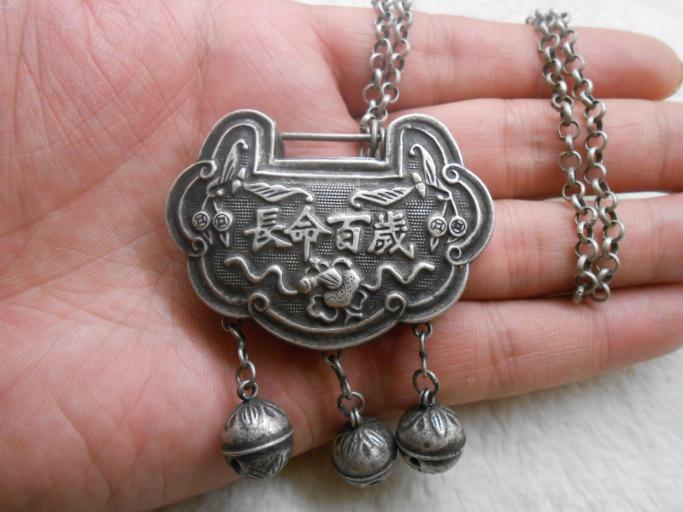 为什么长命锁不能父母买给孩子,儿童长命锁为什么只有小孩戴