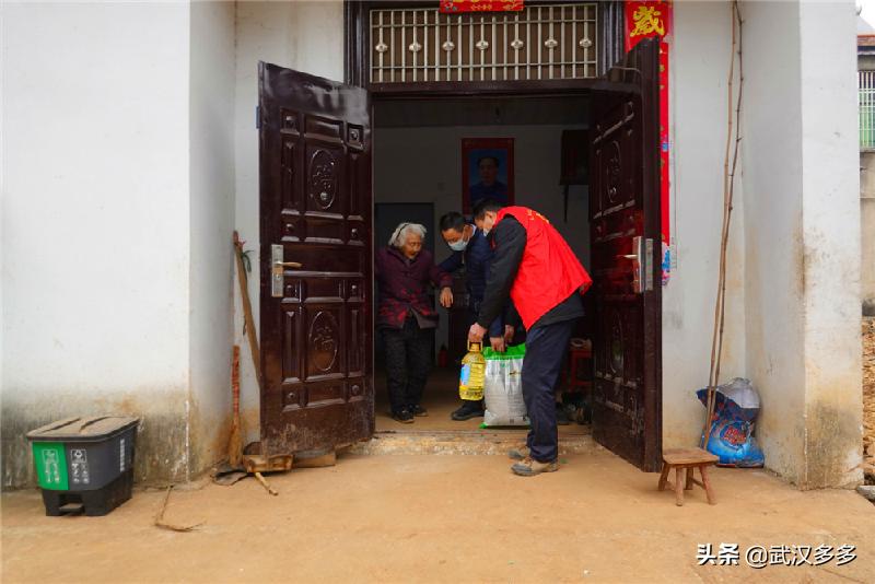 情暖万名孤寡老人公益活动,关爱孤寡老人爱心捐赠暖人心