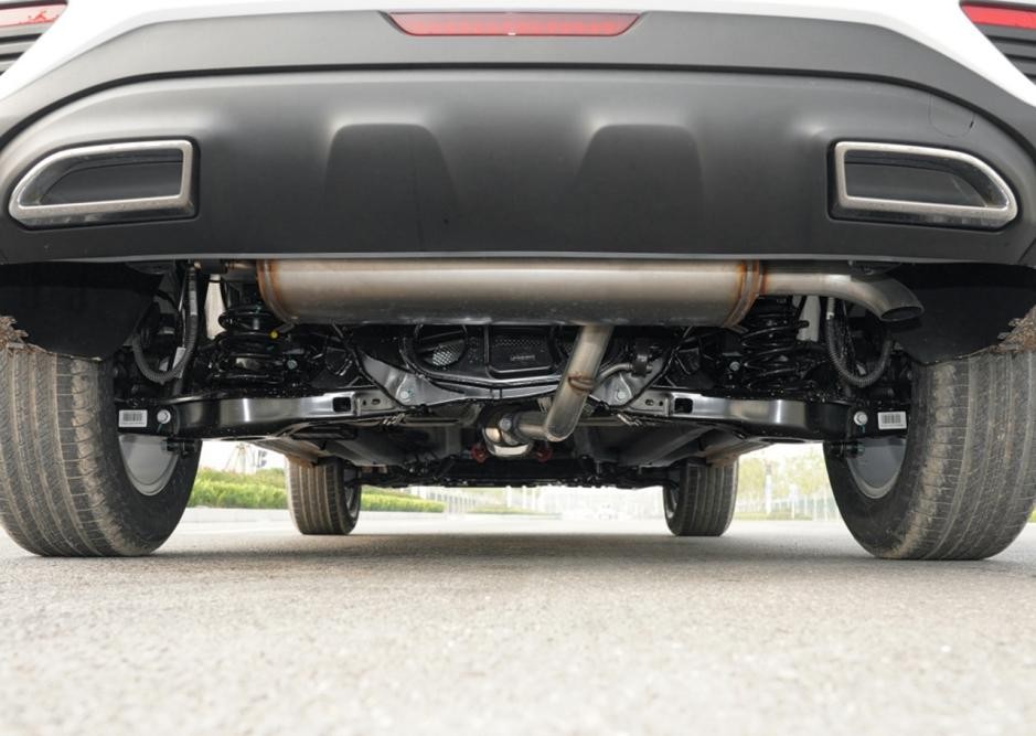 吉利远景x6新款顶配动态测评,吉利远景x6手动挡最高配