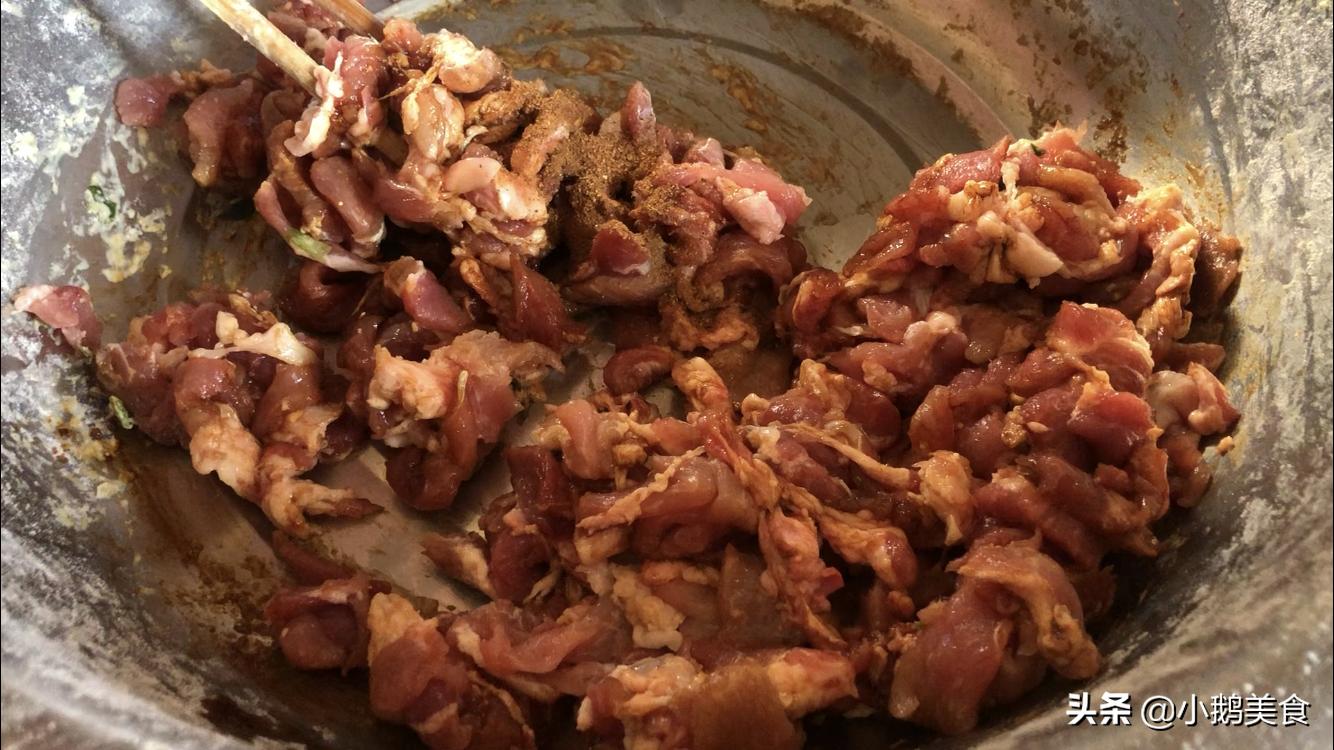 猪肉别炒着吃教你秘制猪肉丸子,猪肉直接煮拌着吃怎么做好吃