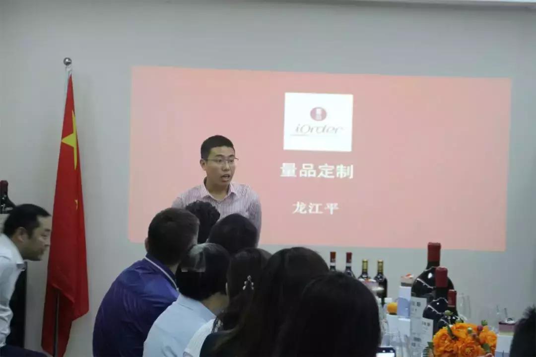 鍟嗗姟缁呭＋鍨嬬敺椋庢牸,鏃跺皻鍟嗗姟浼戦棽缁呭＋