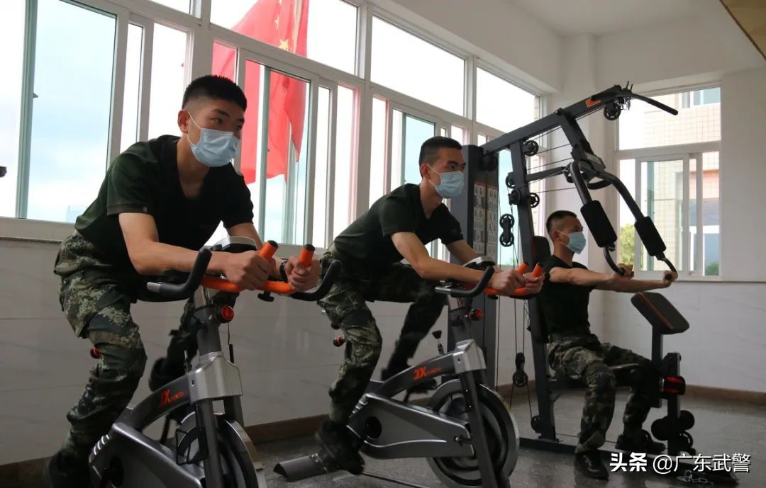 “宅”在营区久了太无聊?不可能的事!兵哥兵姐解锁“文娱”新姿势