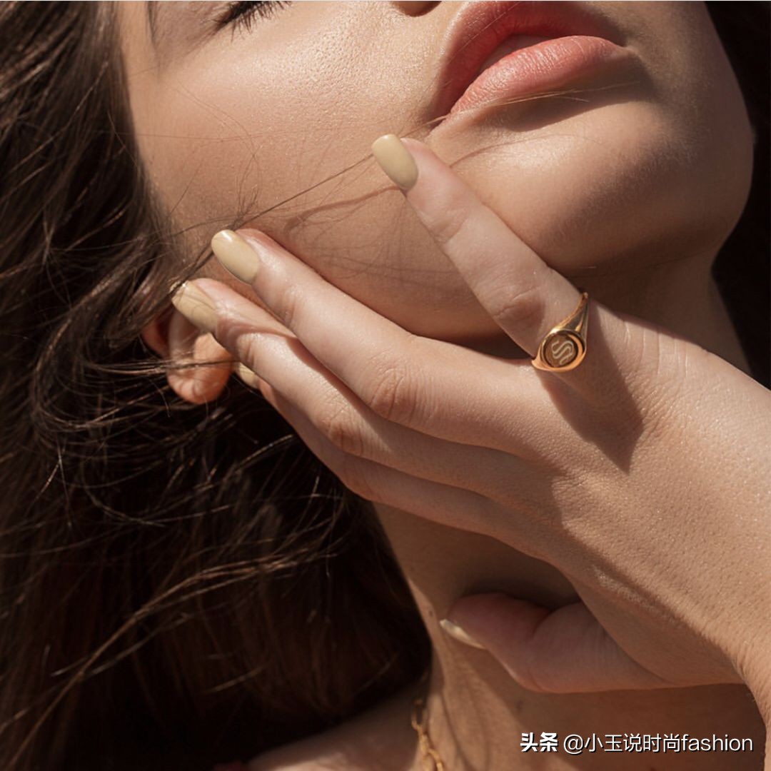 戒指戴在哪个手指上最合适,戒指的戴法和意义男女左右手