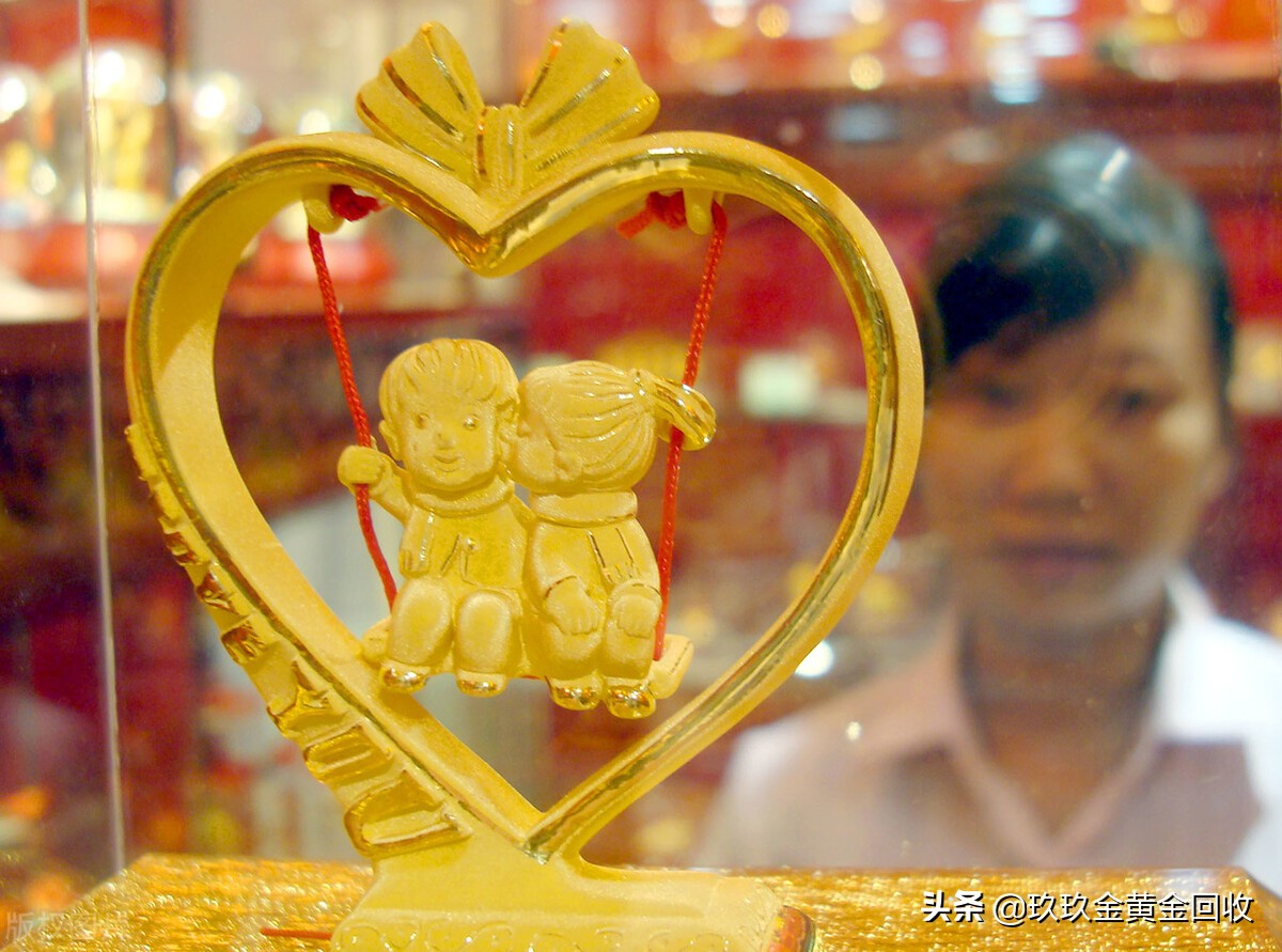 周大福今日金价回收多少一克足金,周大福足金饰品金价突破700