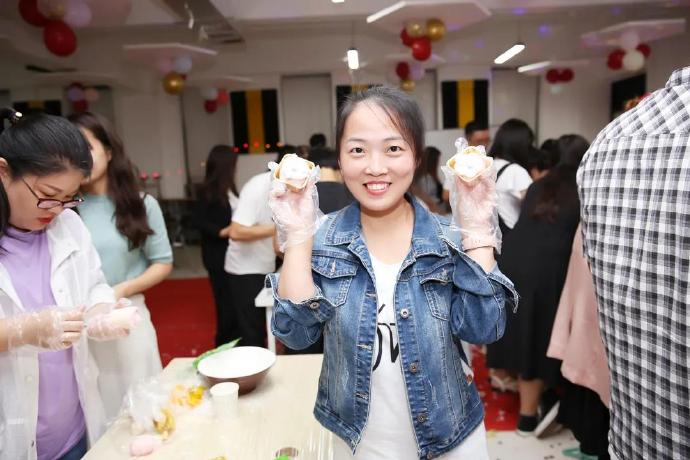 当生日遇上中秋，万茗堂生日节又会碰撞怎样的火花？