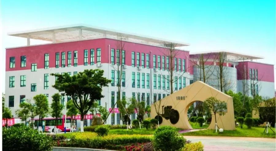 探校四川,成都汽车职业技术学校研学基地