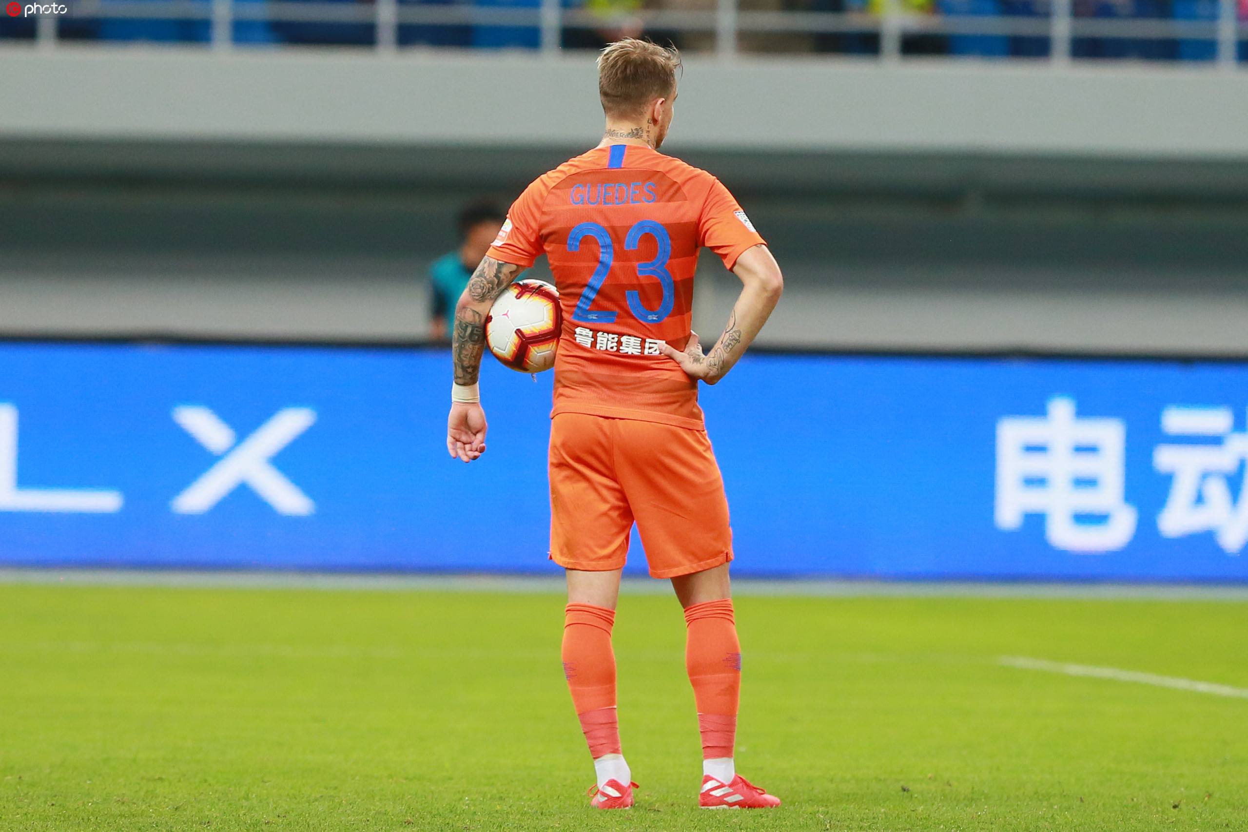 李霄鹏和李铁的对决,李霄鹏鲁能对攻里皮恒大