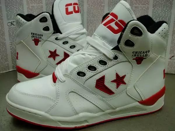 CONVERSENBA队徽鞋，中国鞋迷的篮球鞋启蒙圣物