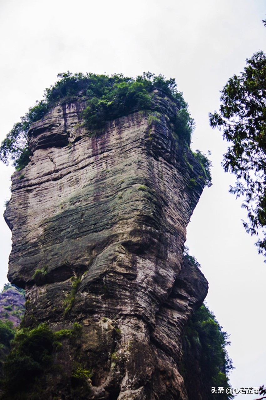 一座山可以用什么词来形容,形容一座山的风景词语