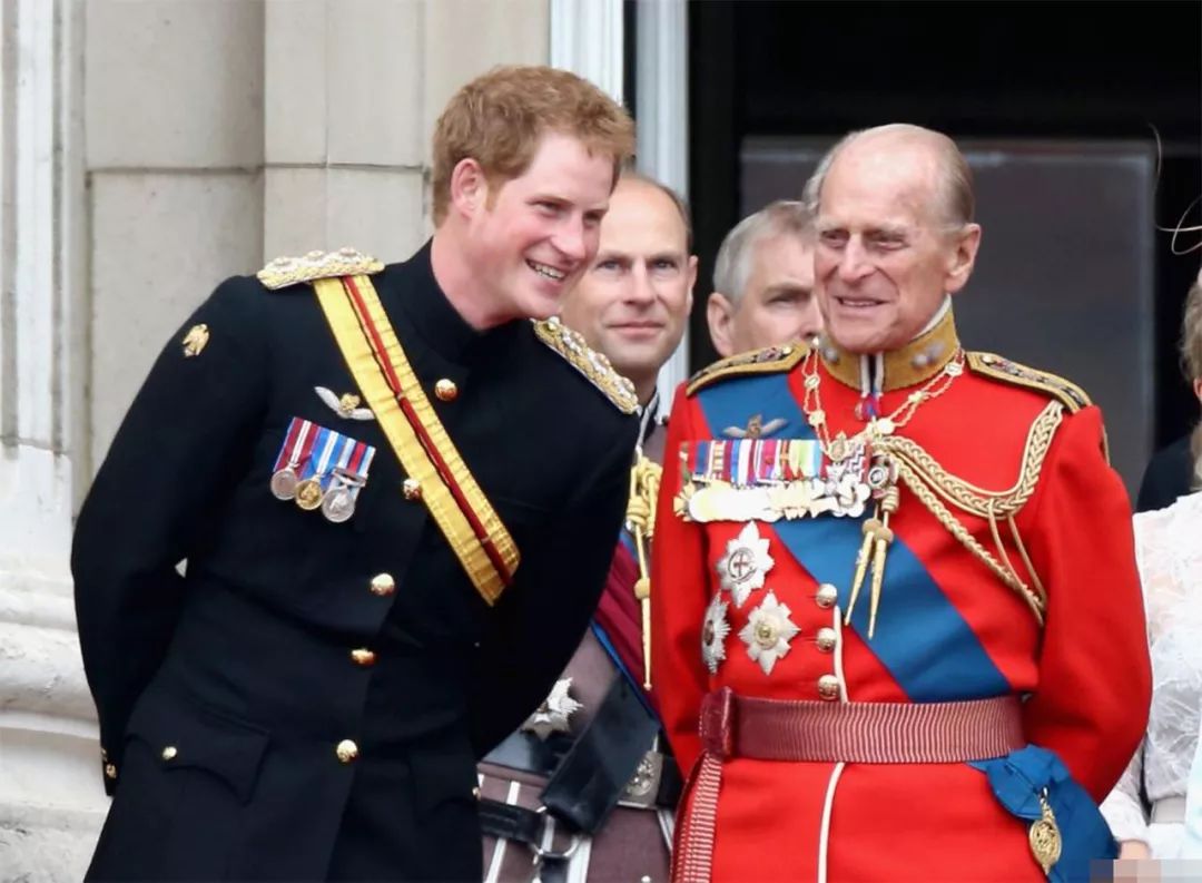 梅根跟哈里几岁结婚,梅根与哈里的婚礼