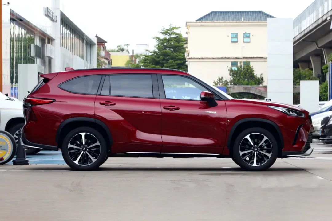 皇冠陆放suv发动机和汉兰达一样么,汉兰达2.5混动评测pk皇冠陆放